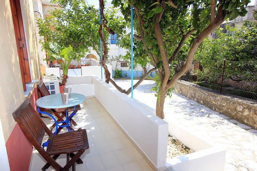 Symi Center Hotel Bagian luar foto